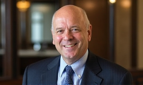 200亿资产掌舵人解析：投资者如何在伊朗战争迷雾中寻找投资方向